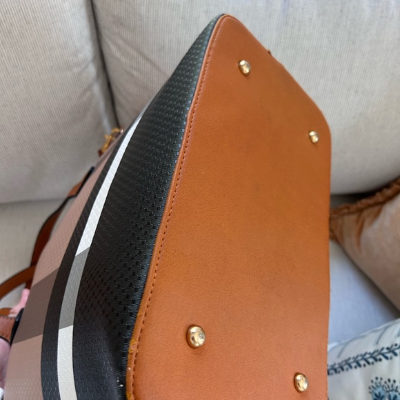 British plaid vinyl structured purse w/ shoulder strap - Picture 8 of 16